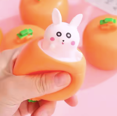 पीकाबू बनी गाजर - पिळून घ्या आणि हसवा खेळणी