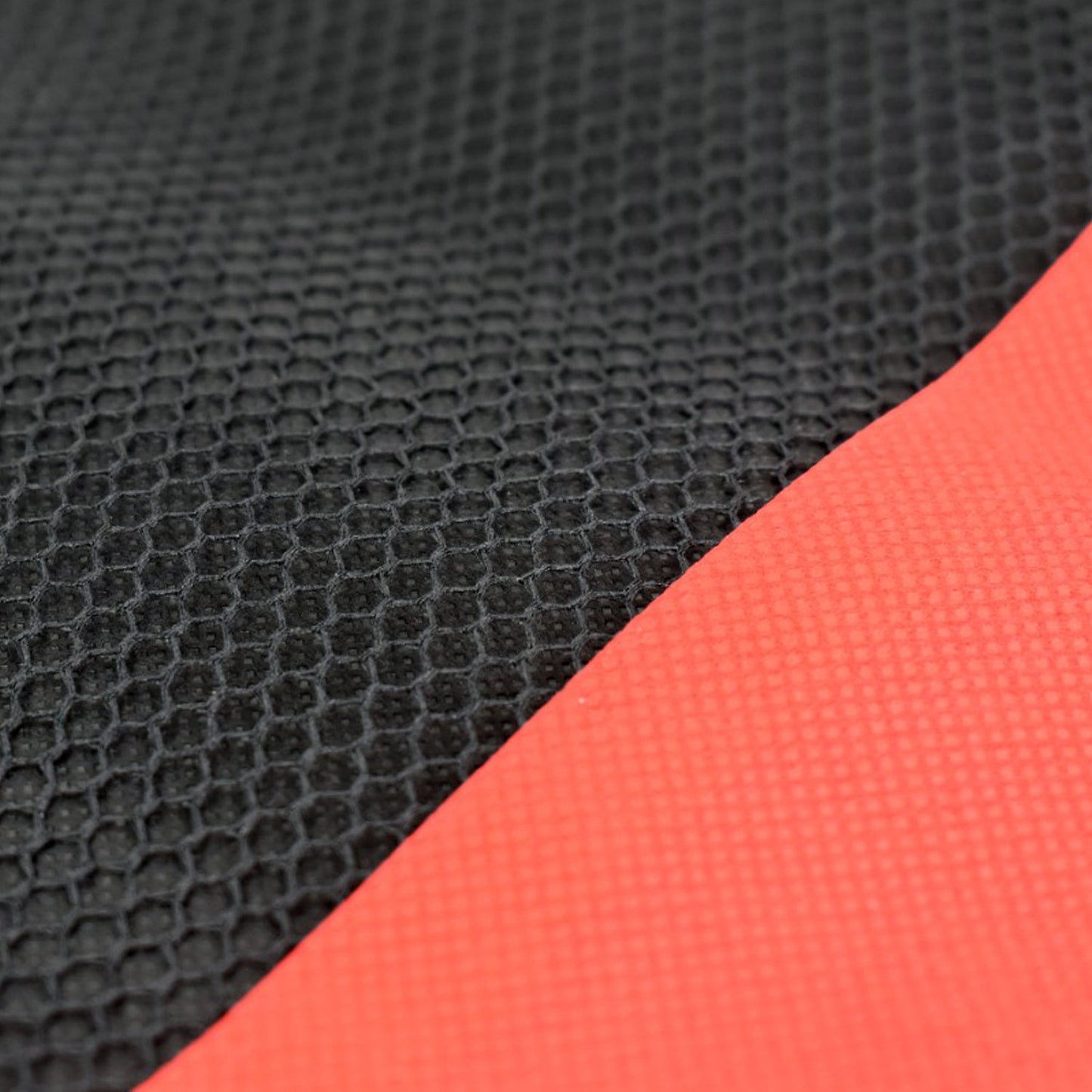 ट्विनस्पायर सॉफ्टगार्ड™ लॅपटॉप स्लीव्ह बॅग हँडलसह